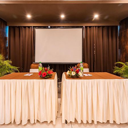Hotel Signature Planet Indore Exterior foto