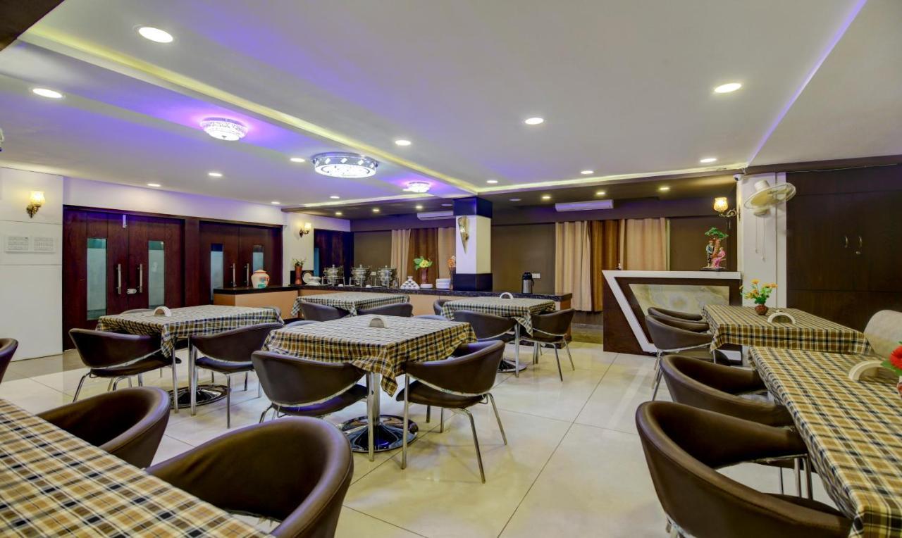 Hotel Signature Planet Indore Exterior foto